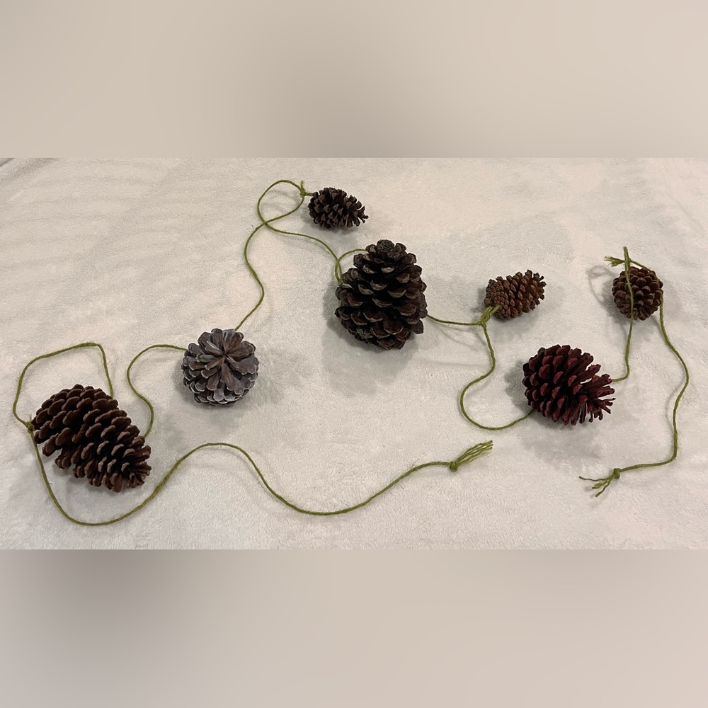 Festive Pinecone Holiday Garland - Picture 2 of 4